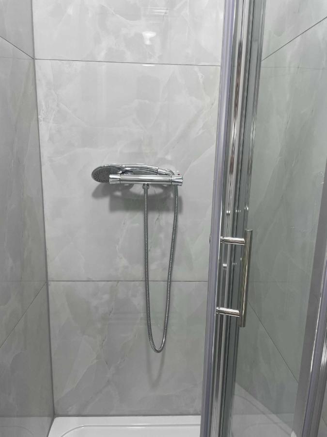 Studio Flat Private Bathroom Wc And Kitchenette Londres Extérieur photo