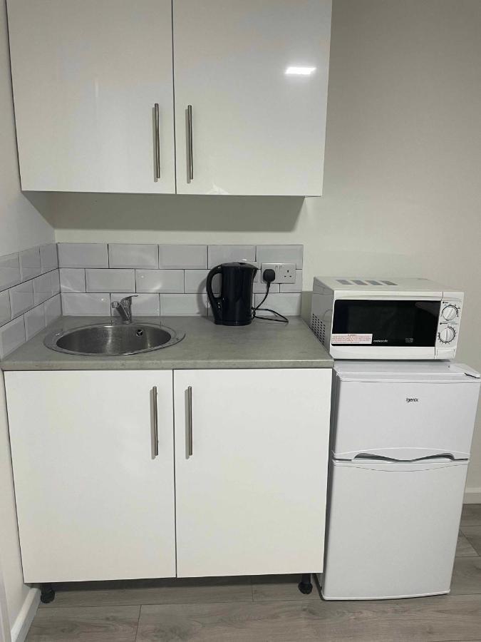 Studio Flat Private Bathroom Wc And Kitchenette Londres Extérieur photo